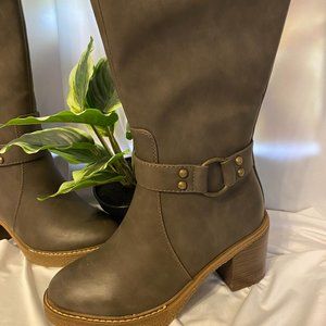 EVANS EXTRA WIDE FIT Clarissa Heeled Boot -gray- Size 6 Extra Wide